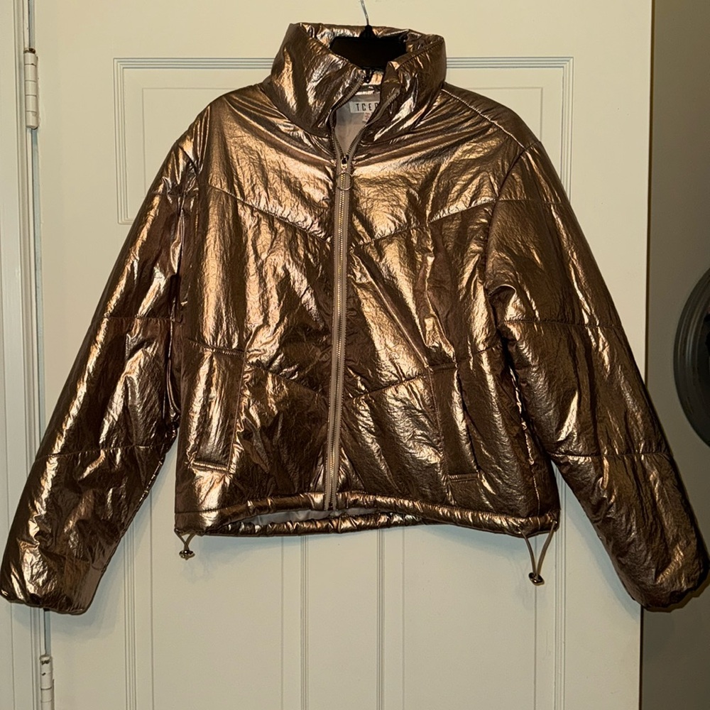 Metallic rose gold puffer